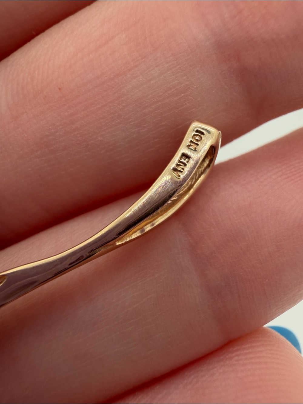 10KT gold and diamond pendant - Picture 4 of 6
